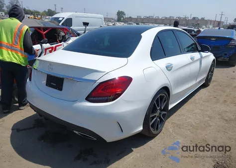 2019 Mercedes-Benz C 300 из США, поврежденный, VIN 55SWF8DB5KU299992